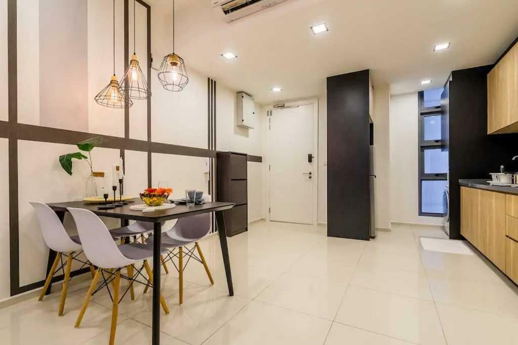 Apartment The Robertson Residences