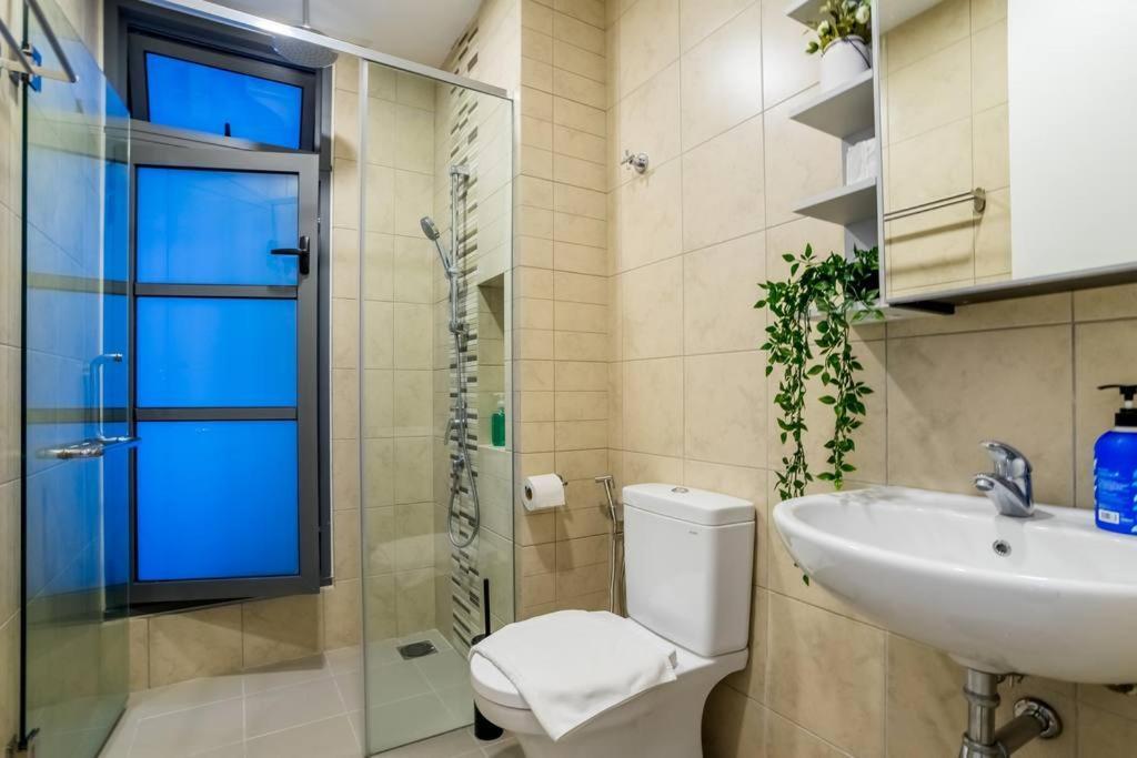 The Robertson Residences Apartment *